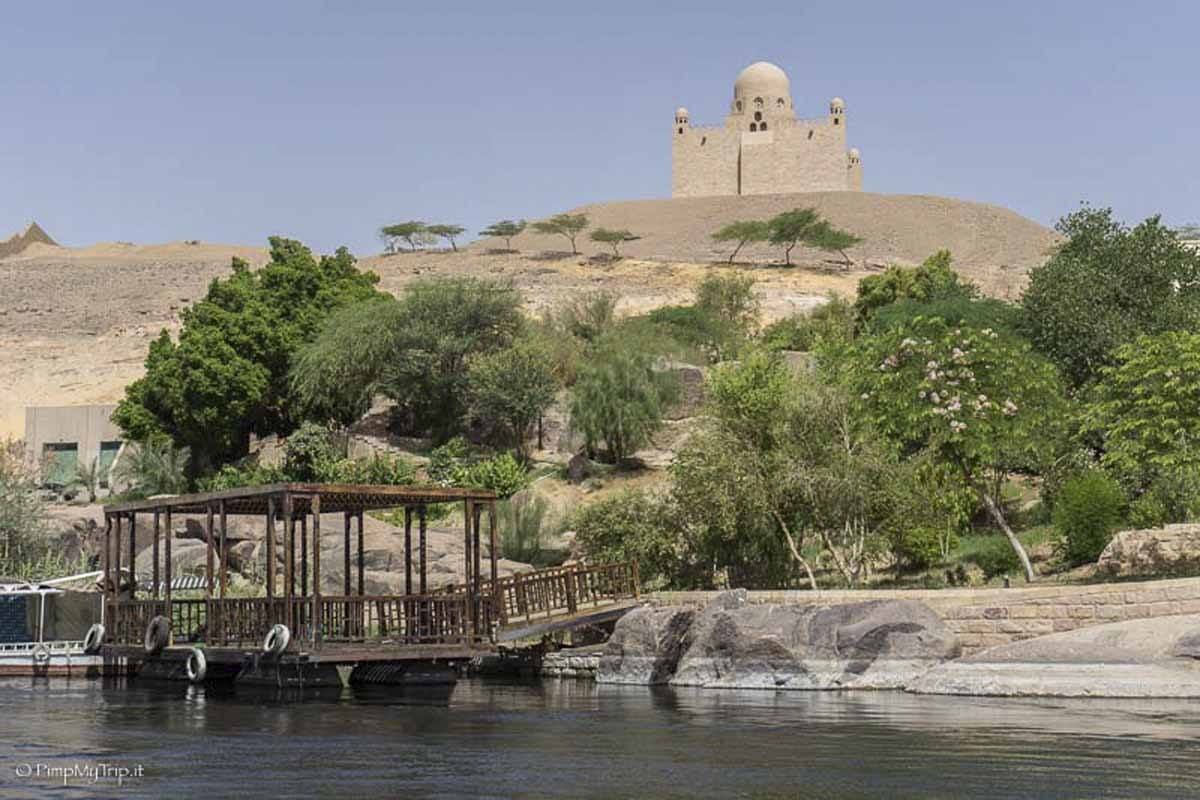 mausoleum-aga-khan