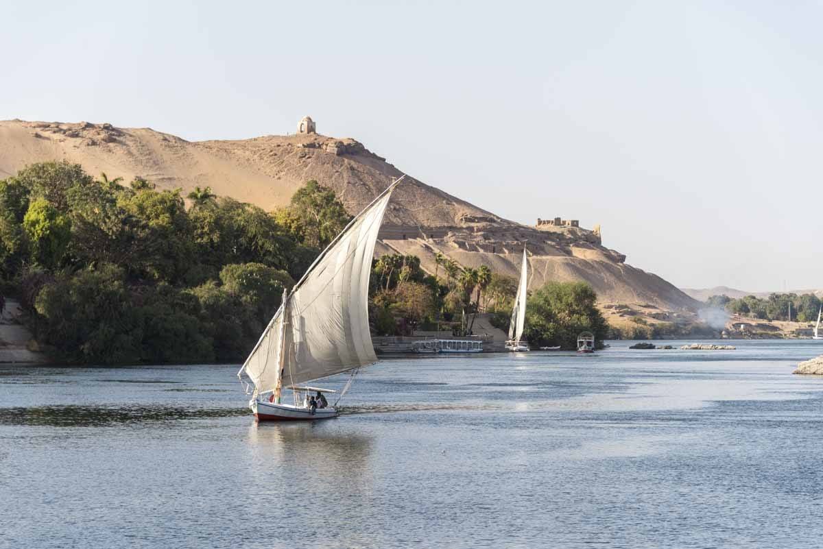 things to do in aswan nile felucca trip