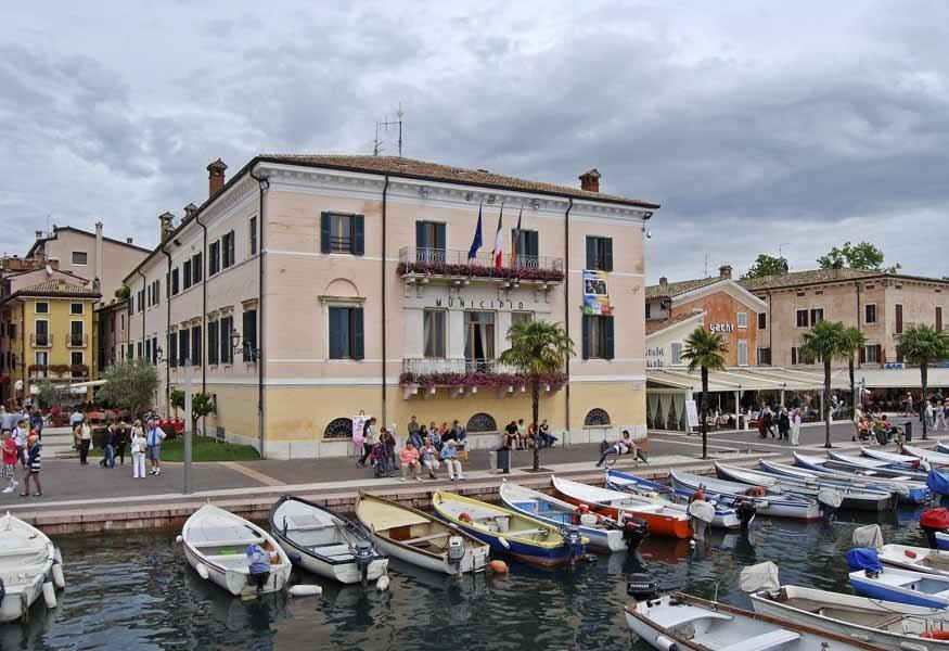 bardolino garda town