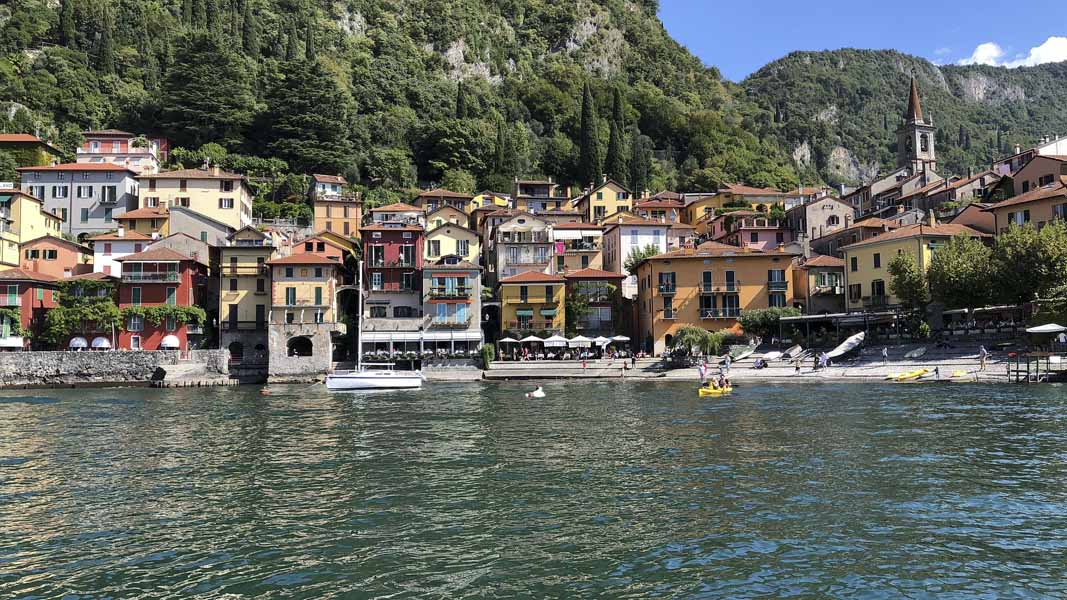 lake como village from water