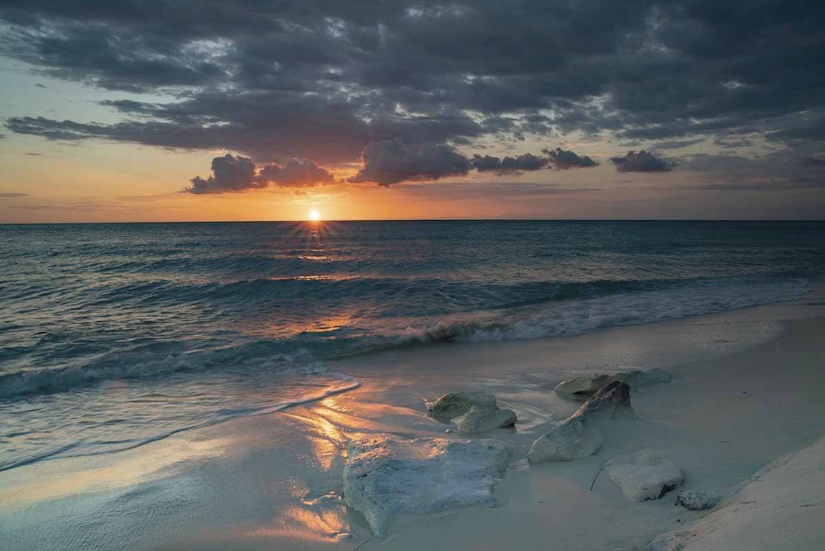 bahia de las aguilas sunset