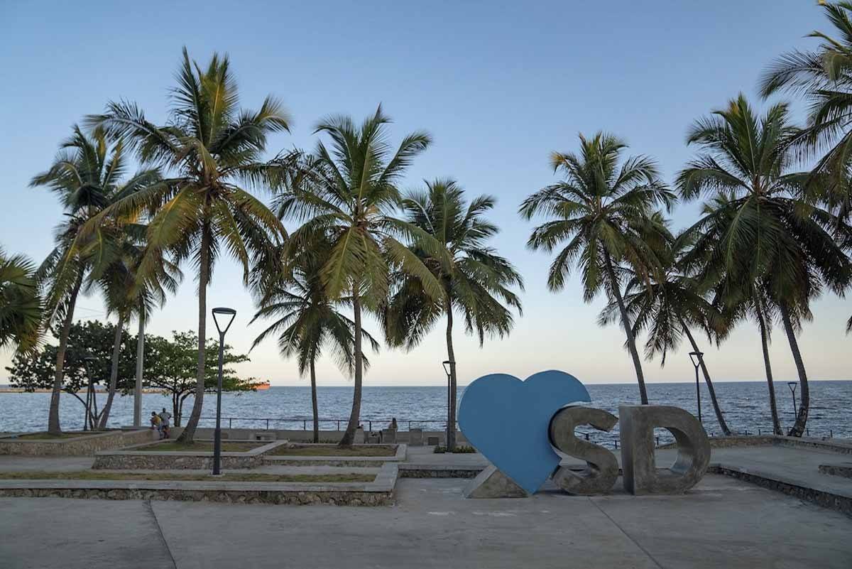 malecon santo domingo sign