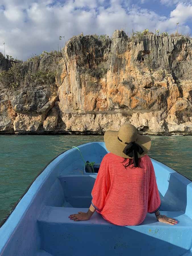 dominican republic boat girl