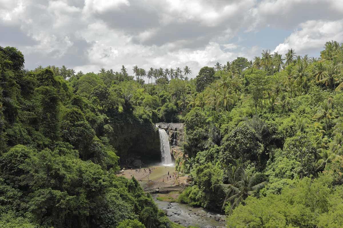 bali waterfalls tegenungan