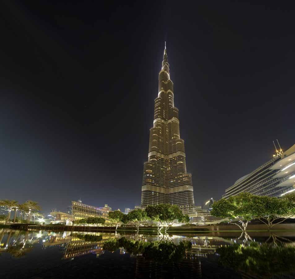 burj khalifa at night with lights