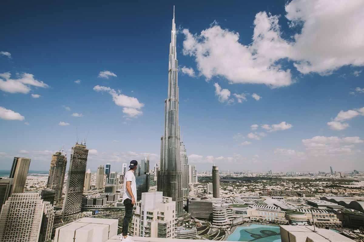 man on burj khalifa summit