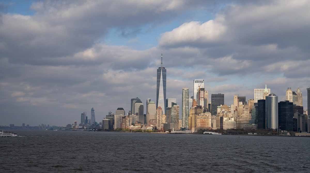 new york in winter view from brooklyn