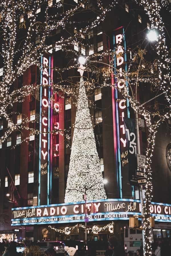 radio city christmas lights