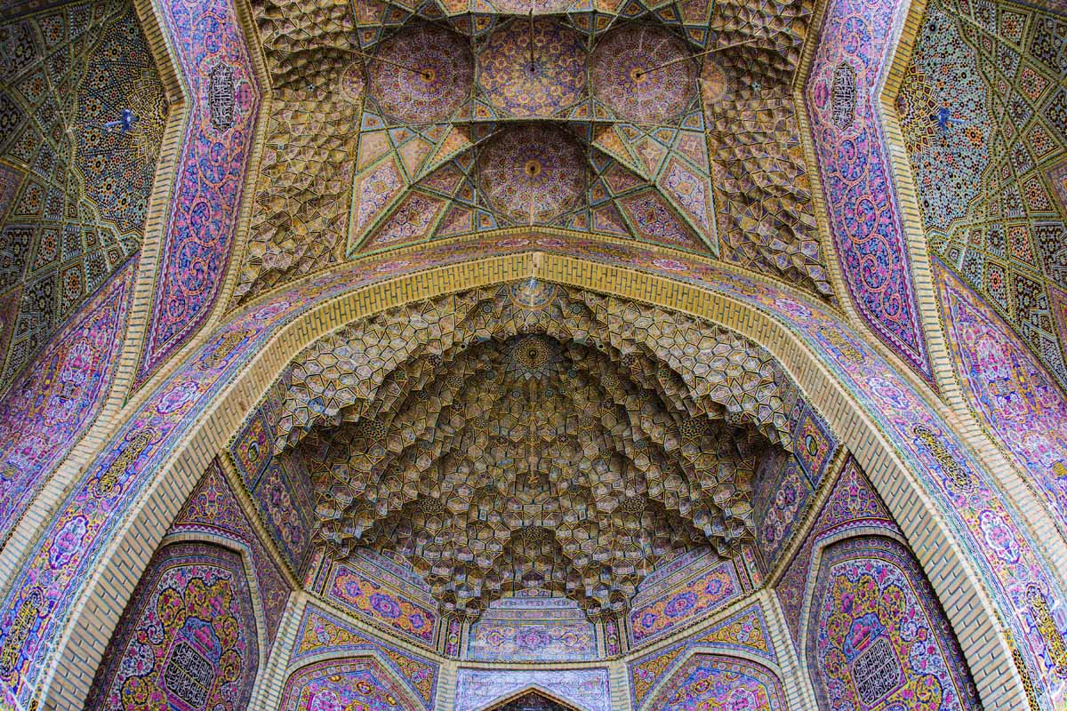 shiraz travel guide nasir ol molr