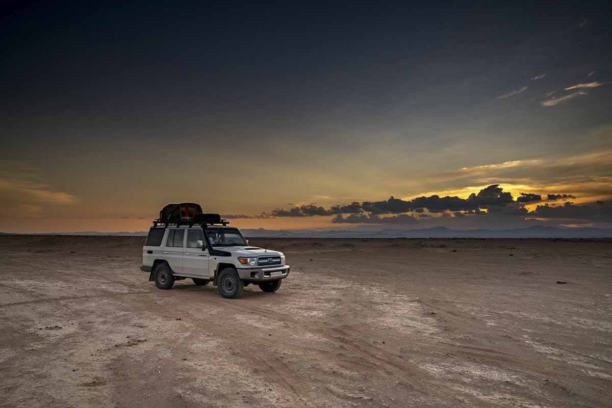 danakil depression sunset jeep