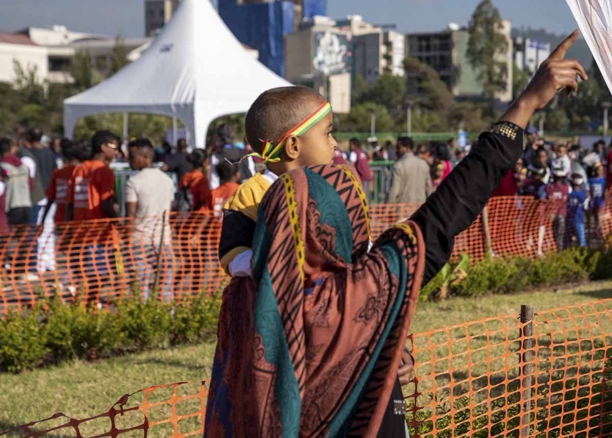 great ethiopian run children races mum baby