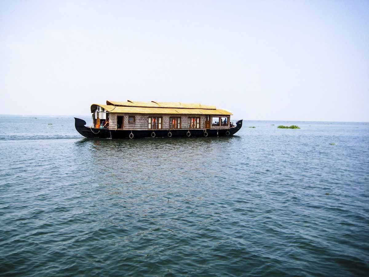 kerala backwaters boat