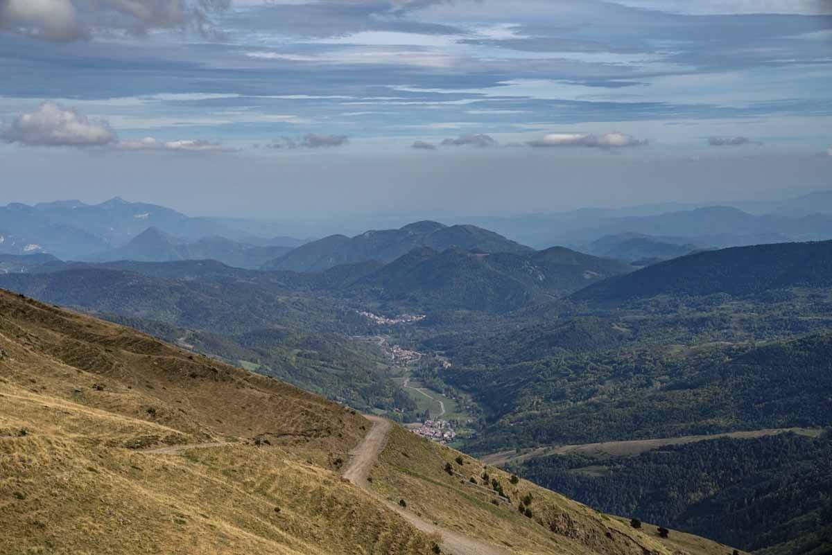 views hiking pyrenees