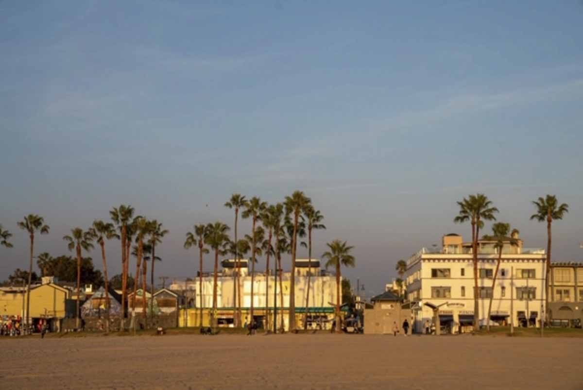 venice beach sunset from pier