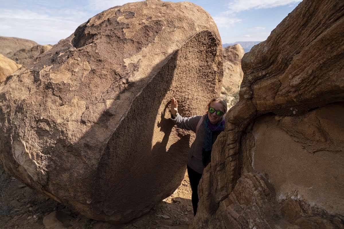 balancing rock desert closer