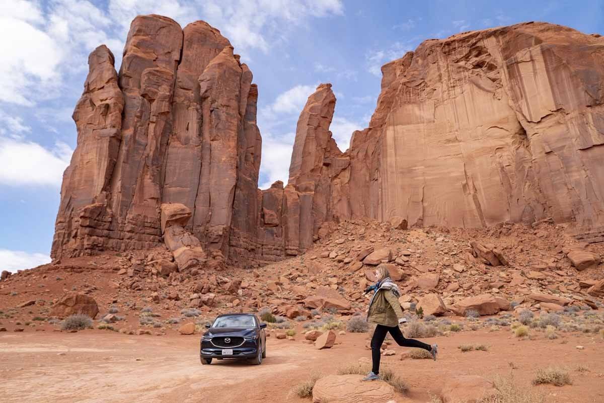 monument valley car buttes