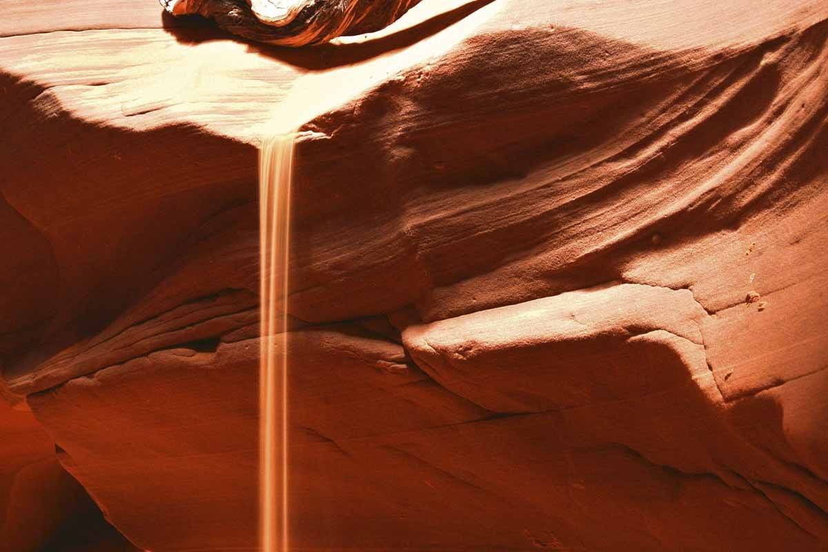 upper-antelope-canyon-cascading sand