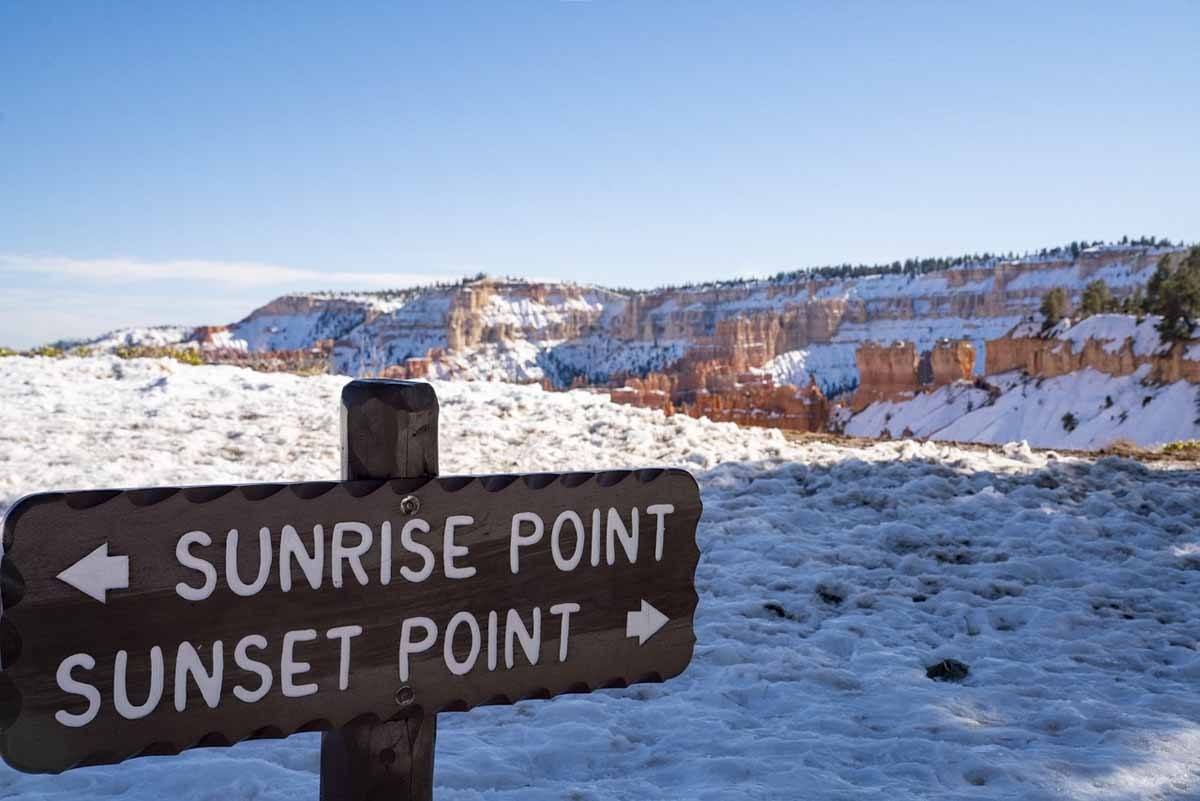 bryce canyon winter hiking sign