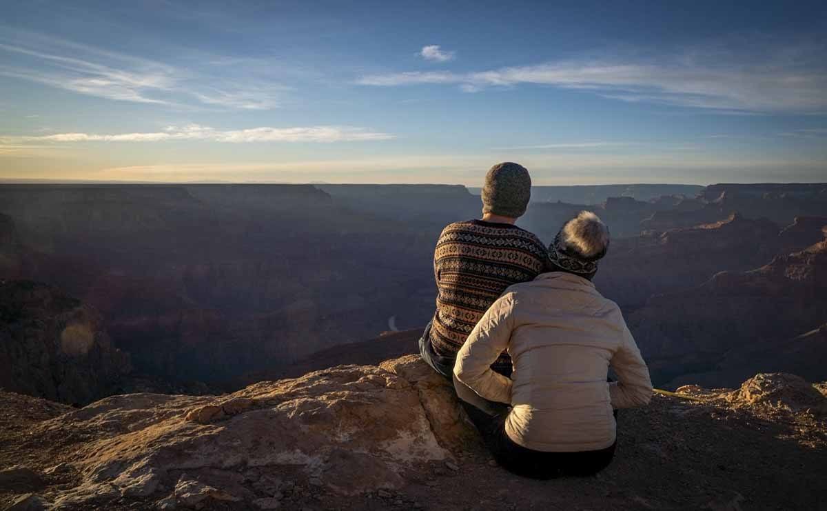 grand canyon sunset couple