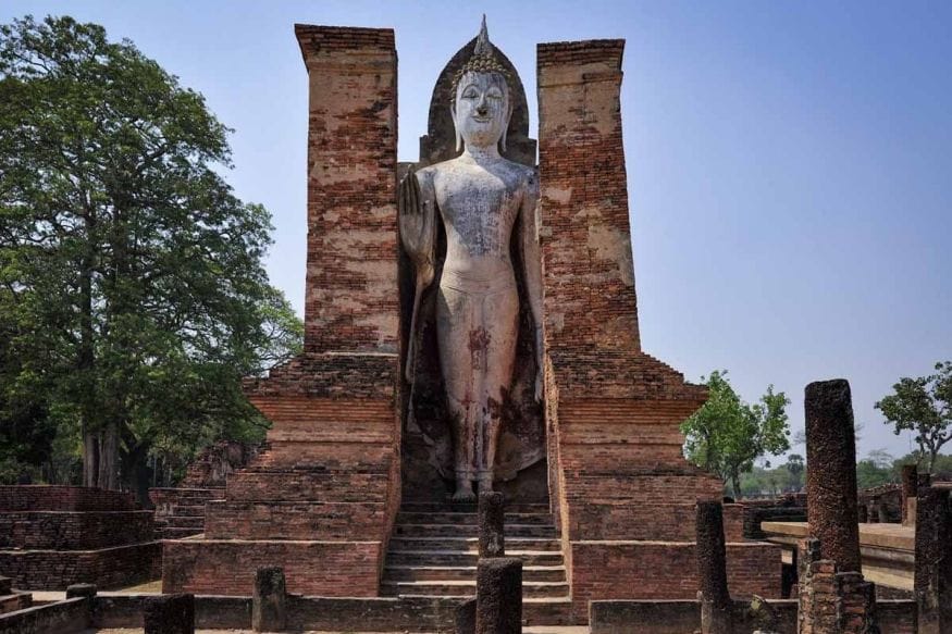 sukhothai standing buddha