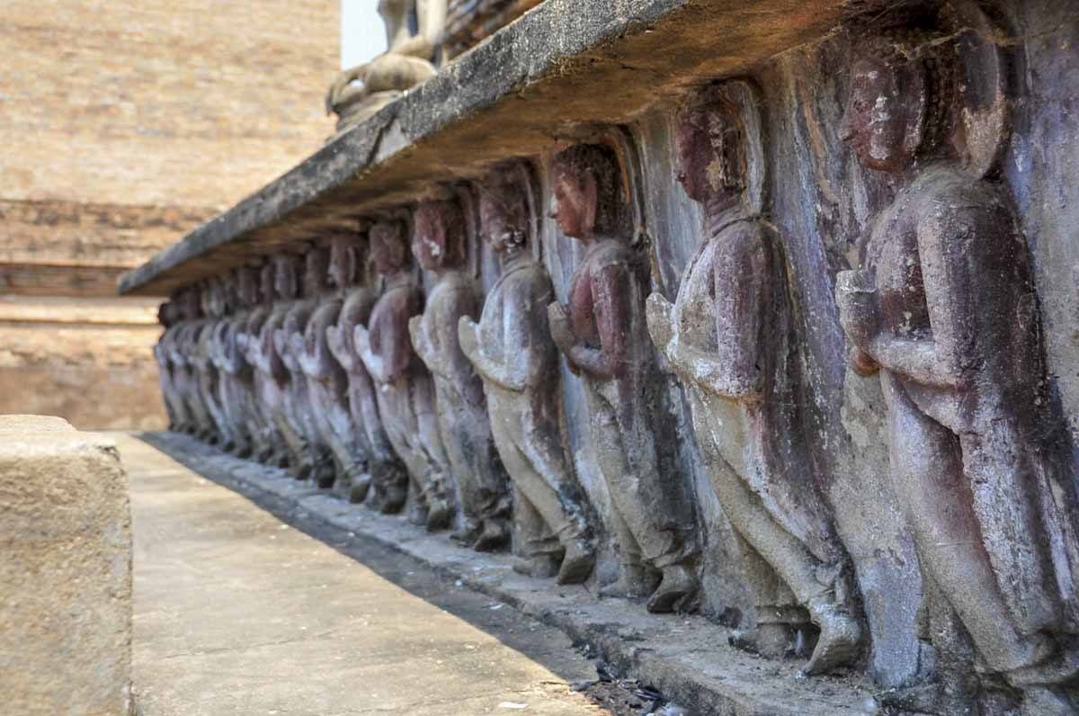 sukhothai temple carving