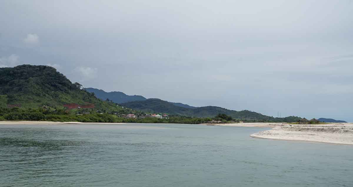 sierra leone beach river 2