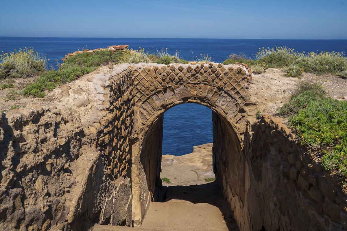 ventotene villa giulia arch