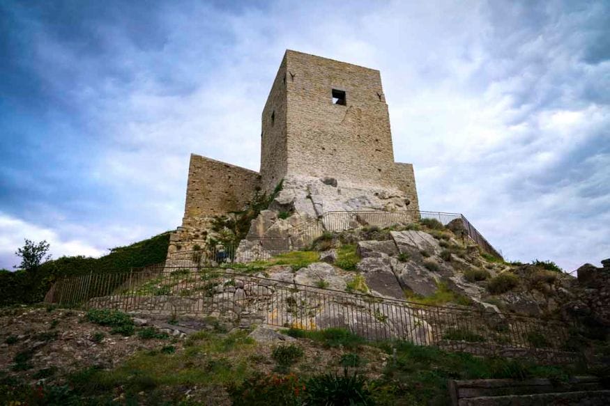 montalbano elicona castle