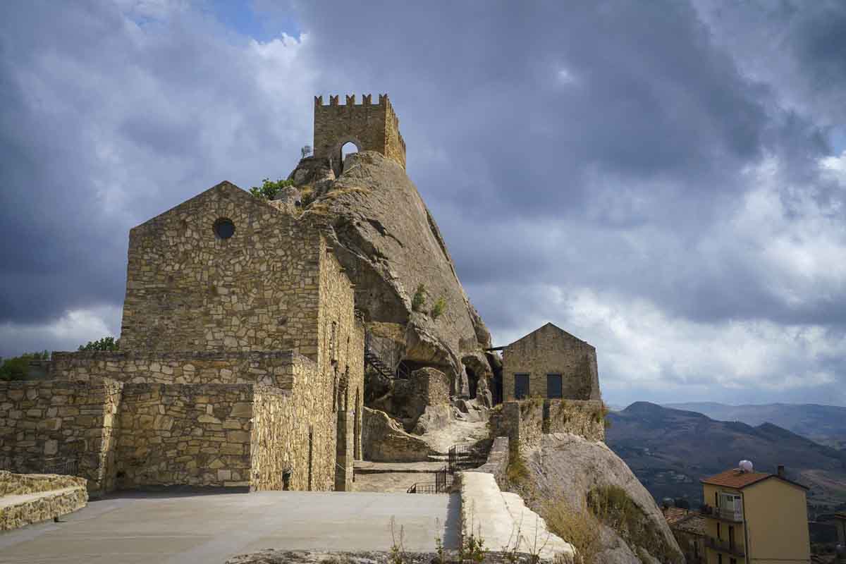 sperlinga castle