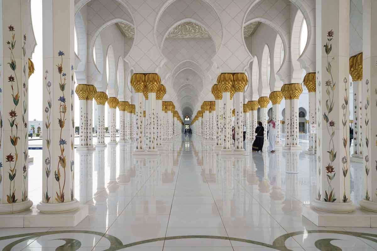 abu dhabi sheikh zayed mosque white tiles