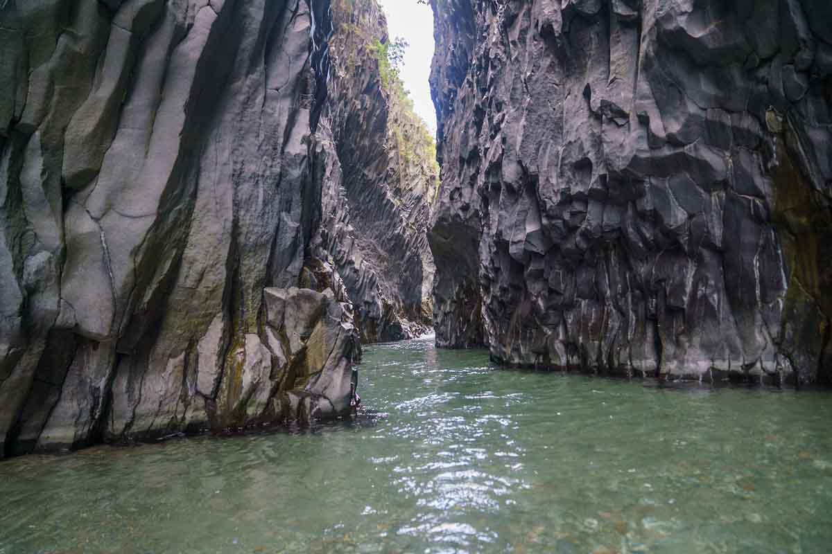 gole alcantara river