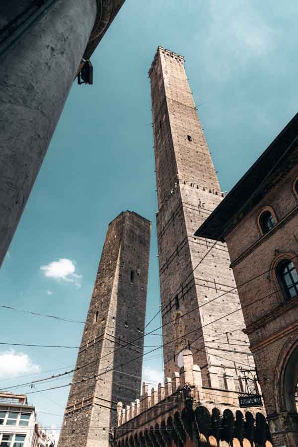 one day in bologna asinelli