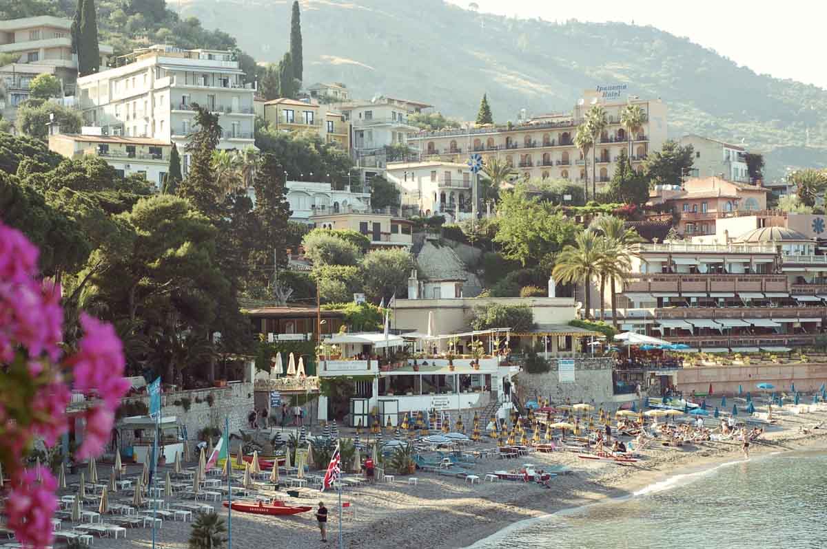 taormina beach sicily itinerary