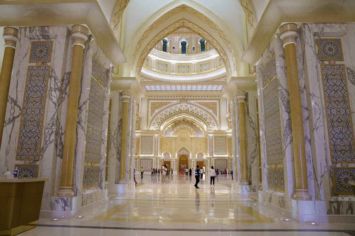 qasr al watan inside