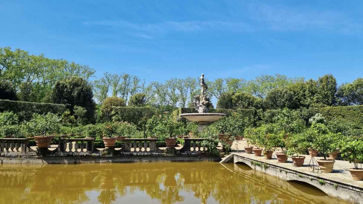 boboli gardens pond